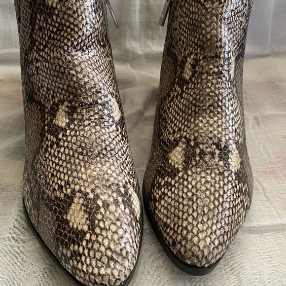 Authentic snakeskin booties - Picture 2 of 5